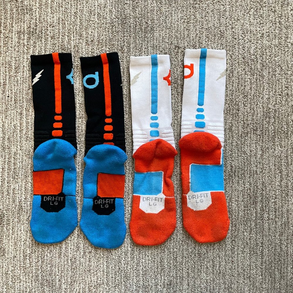 Lot of 2 pairs Men's Large 8-12 Nike KD Hyper Elite Basketball Crew Socks - Picture 2 of 3